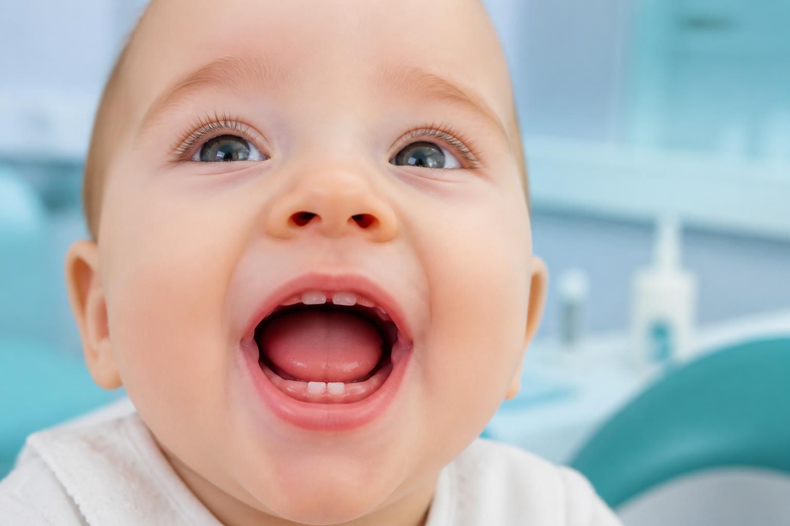 découvrez les causes et les implications de la double gencive chez bébé pour mieux comprendre ce phénomène et savoir comment réagir.