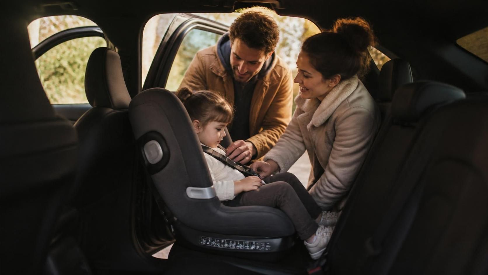 découvrez notre guide complet 2026 pour choisir le meilleur siège auto pivotant, alliant sécurité, confort et praticité pour votre enfant.
