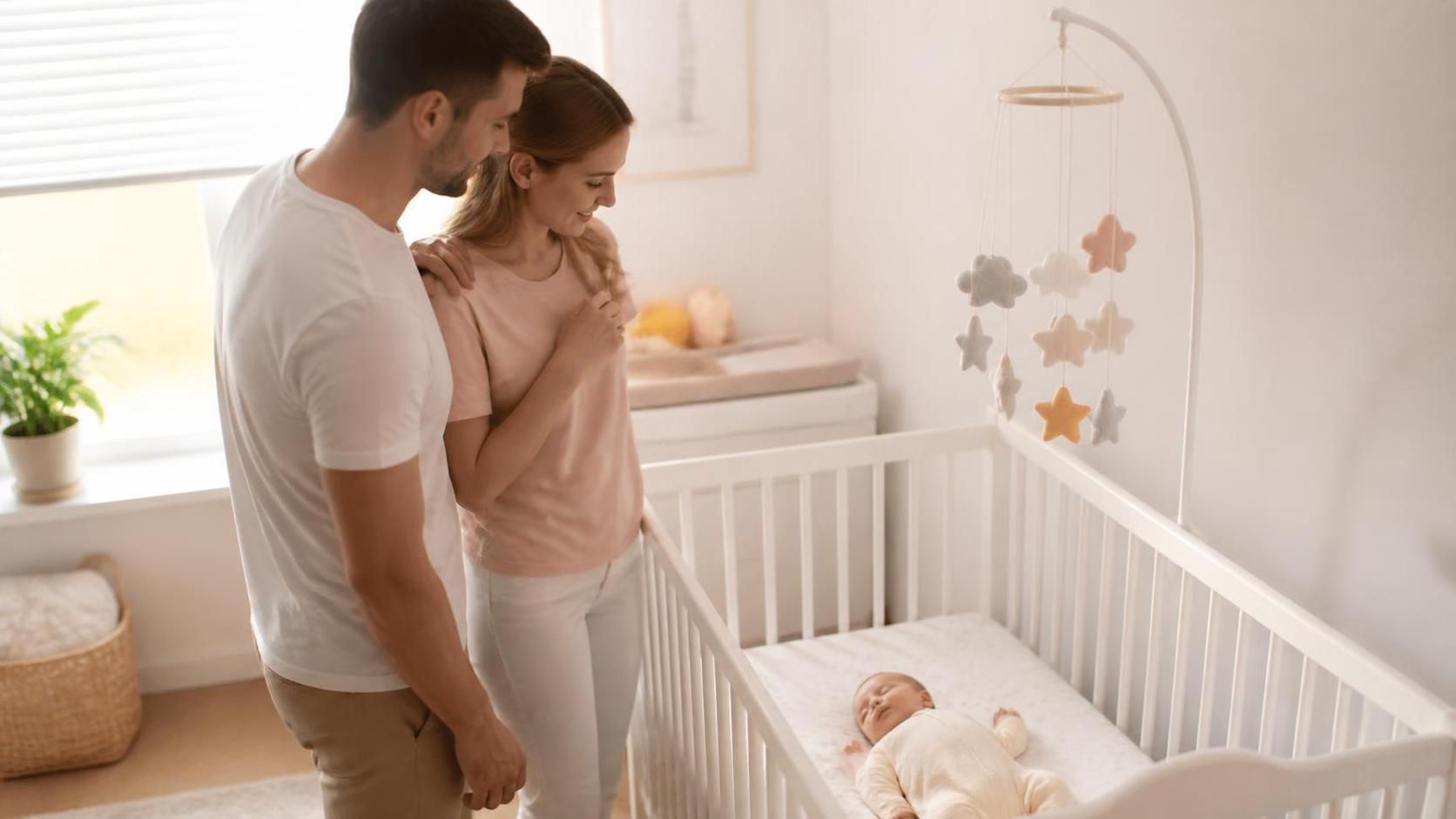 faut-il réveiller bébé après une sieste trop longue ? découvrez les conseils d'experts pour gérer le sommeil de votre enfant et assurer son bien-être.